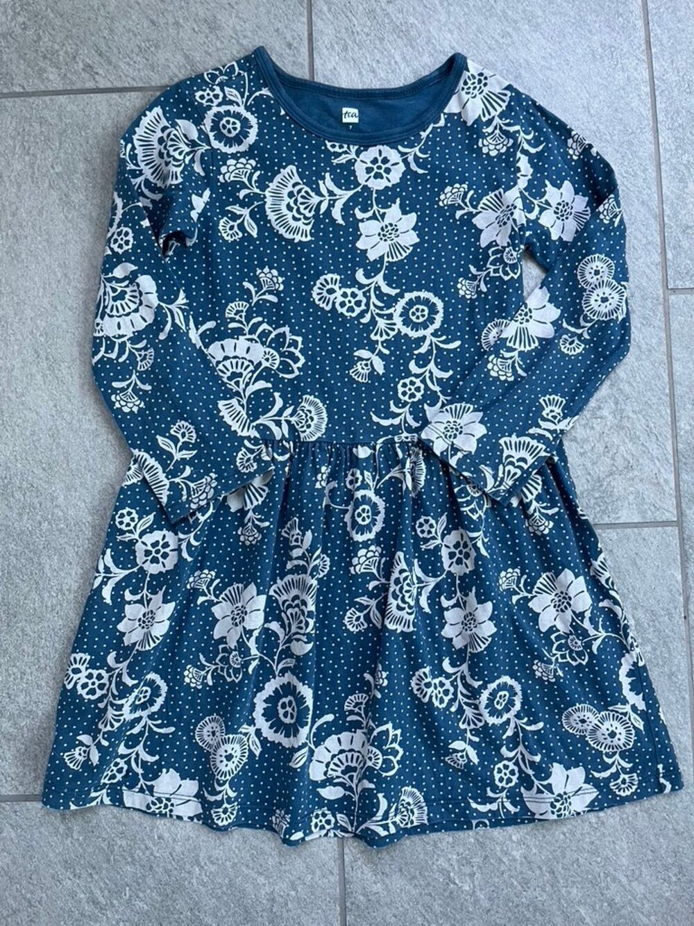 Longsleeve Tea collection dress, size 7